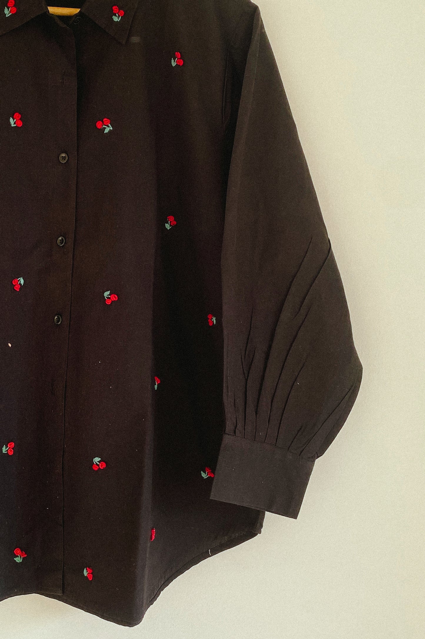 Black Roses Embroidery Shirt (Unisex)